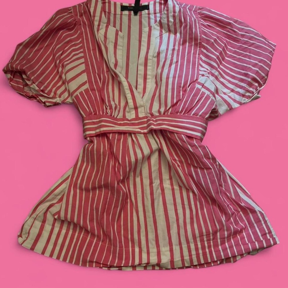 BCBGMaxAzria Beachy Pink and White Striped V-Neck babydoll top
